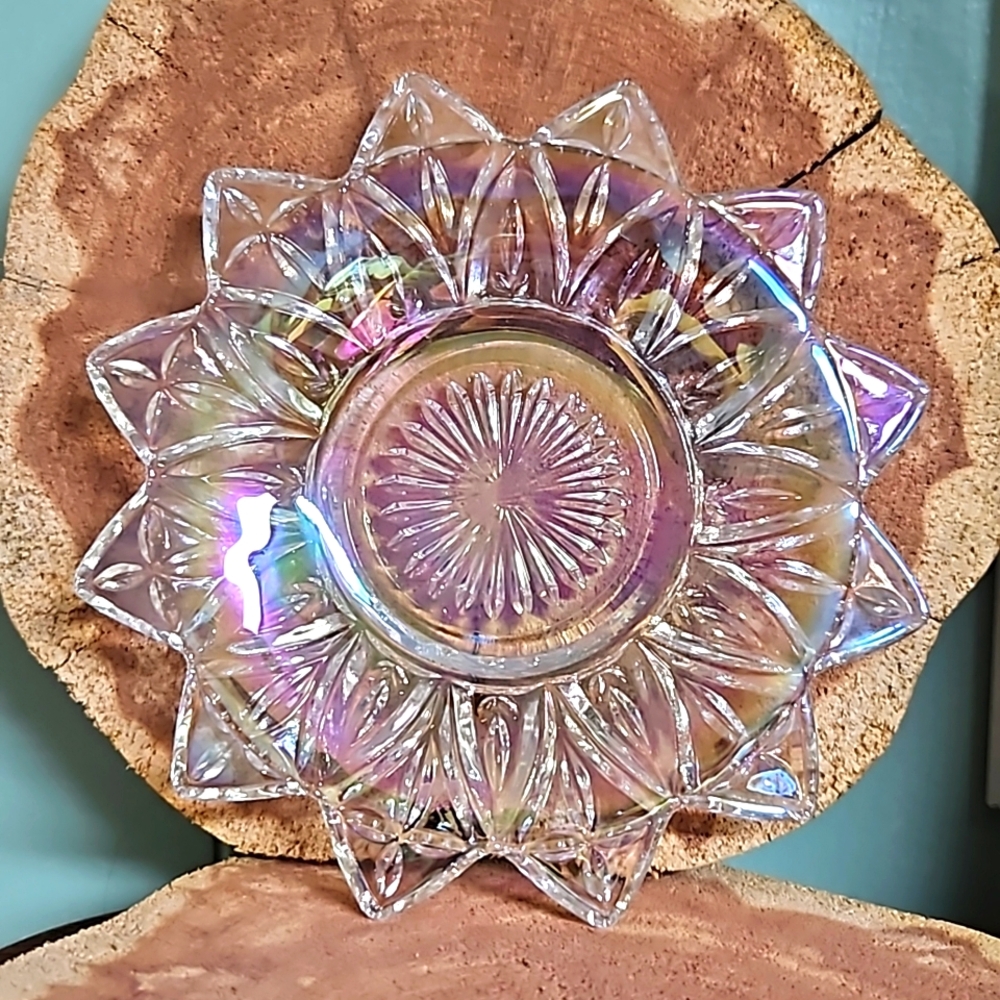 Federal Petal Iridescent Plate